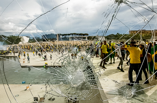 Site desmascara mentiras dos bolsonaristas sobre o 8 de Janeiro